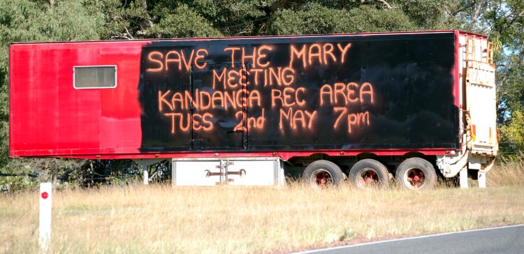 Traveston Dam protest - April 2006 - Gympie Times collection