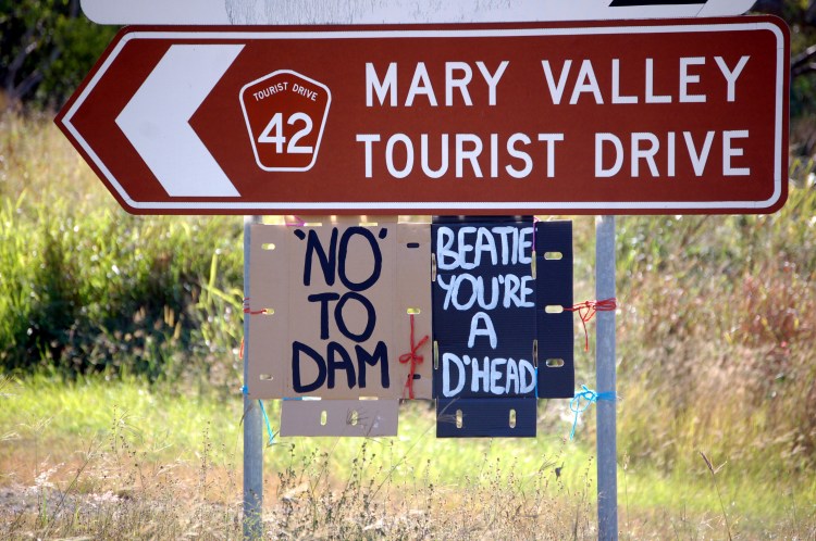 Traveston Dam protest - April 2006 - Gympie Times collection