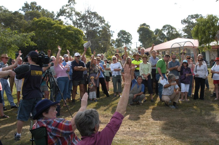 Traveston Dam protest - April 2006 - Gympie Times collection