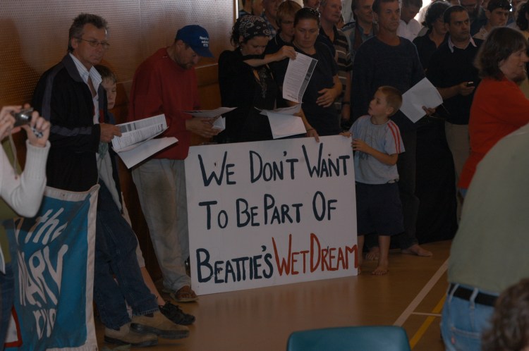 Traveston Dam protest - July 2006 - Gympie Times collection
