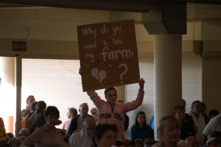 Traveston Dam protest - July 2006 - Gympie Times collection