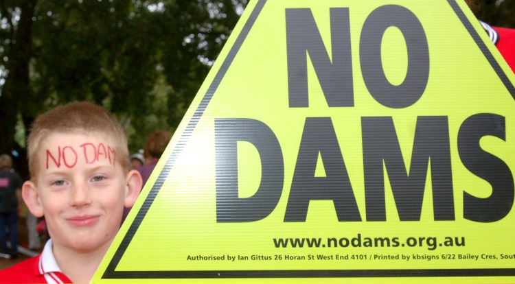 Dean Heise from Rathdowney gets his message across - Traveston Dam protest - June 2006 - Gympie Times collection