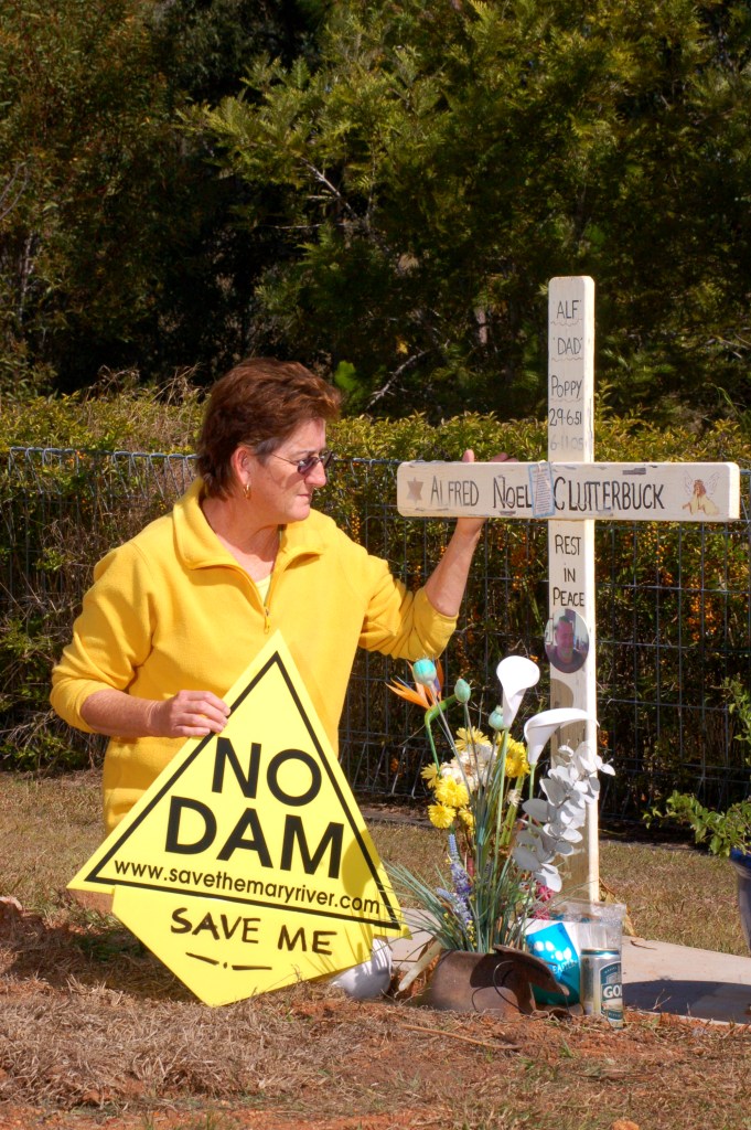 Traveston Dam protest - June 2006 - Gympie Times collection