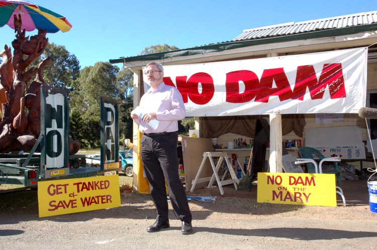 Senator Andrew Bartlett (Democrats 1997-2008) talks to the Anti Dam protesters at Kandanga - Gympie Times collection