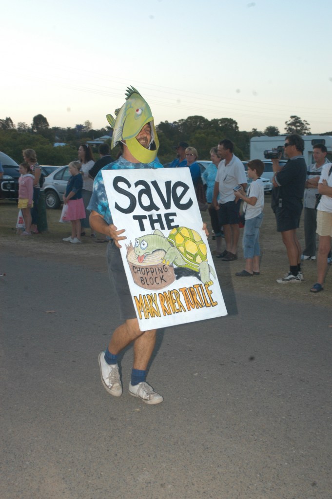 Traveston Dam protest - October 2006 - Mary River Appreciation parade - Gympie Times collection