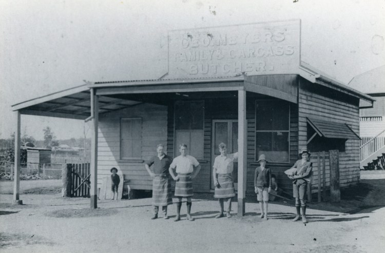 George Meyers Family and Carcass Butcher. Gomersell men. Mudford, father, Allan and Edgar (sons). Source. C. Zillman